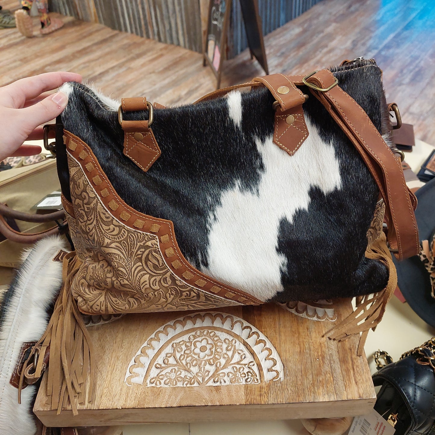 Laredo Hand-Tooled Concealed Carry Bad
