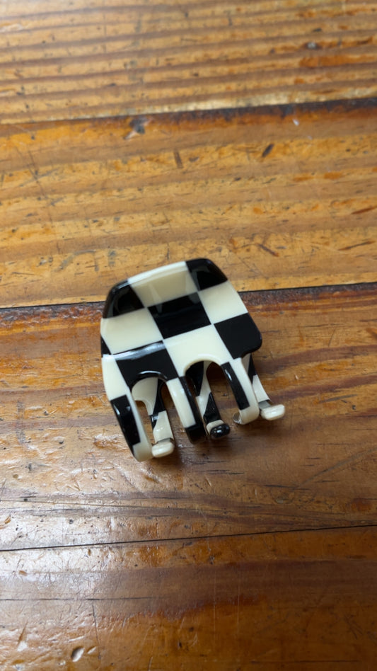 Small Checkered Claw Clip